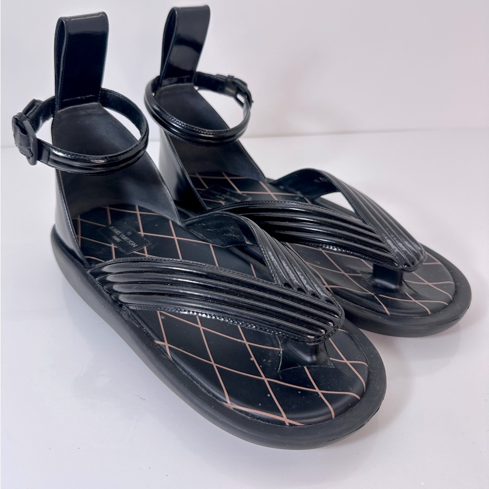 Louis Vuitton Desert Dream Thong Sandals